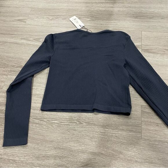 Dynamite Ribbed Crop Long Sleeve Navy Blue Medium NWT - Picture 3 of 6